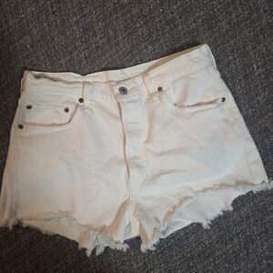 Signature by Levi Strauss White Frayed Hem Denim Cutoff Shorts
